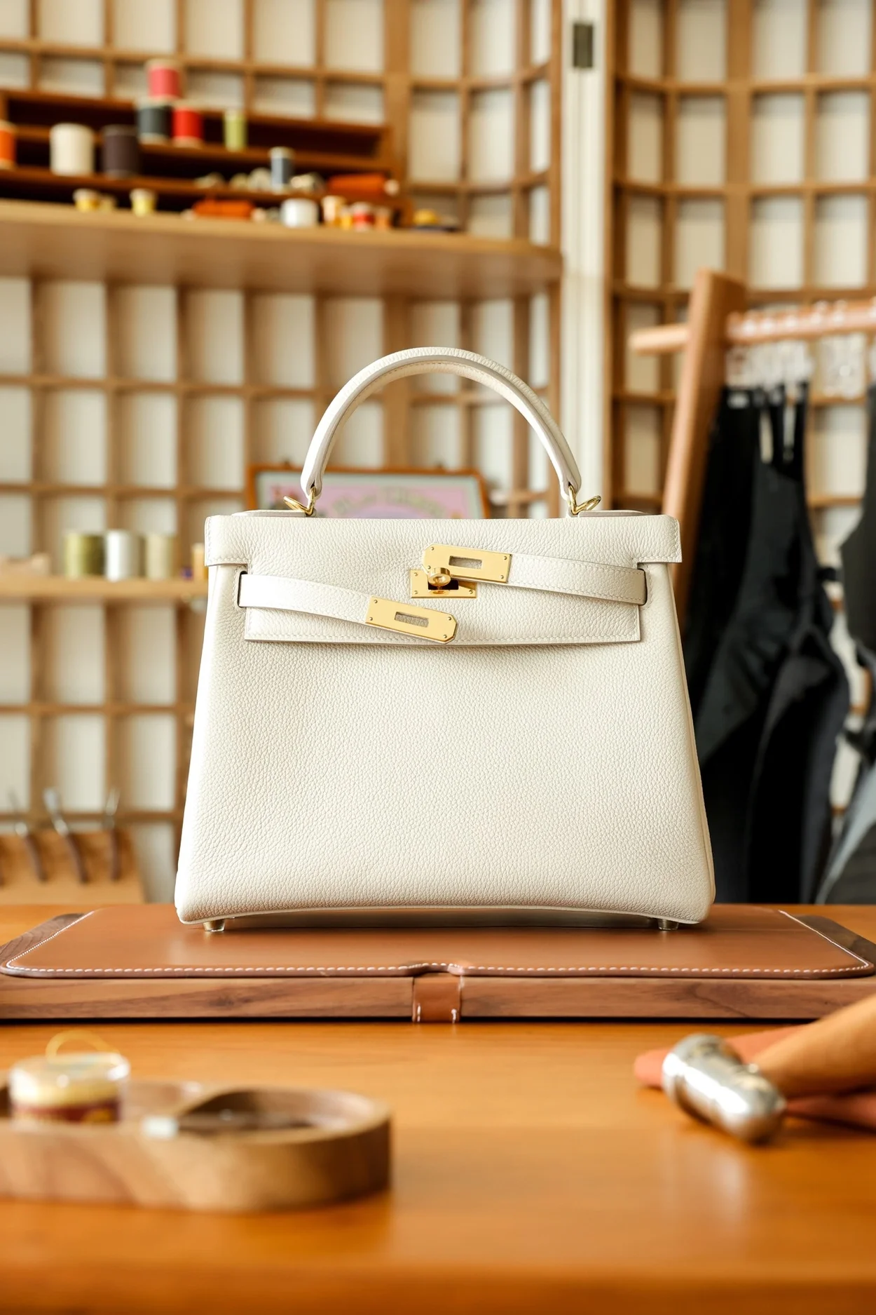 에르메스 켈리 25 르투르네 크레 골드 하드웨어 (100% HAND MADE)