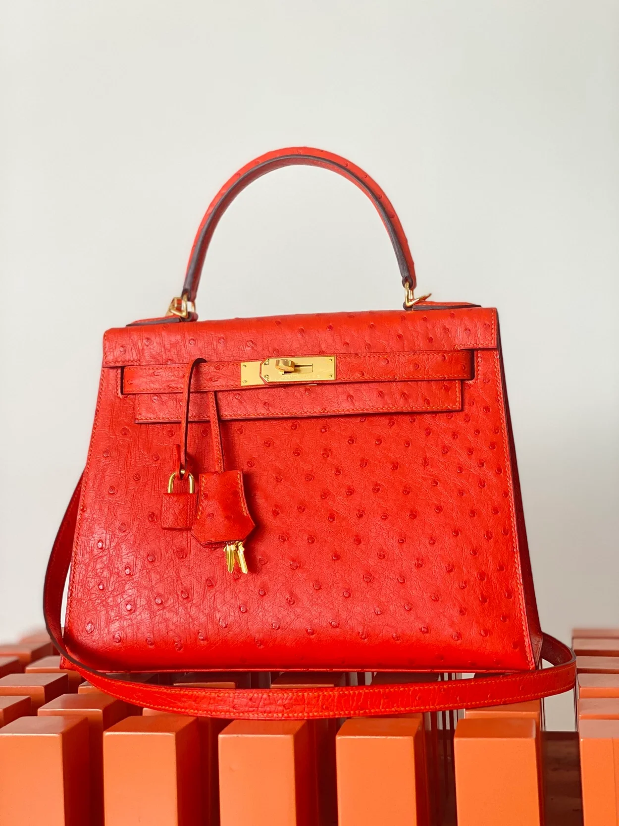 에르메스 켈리 28 셀리에 오스트리치 레드 골드 하드웨어 (100% HAND MADE)