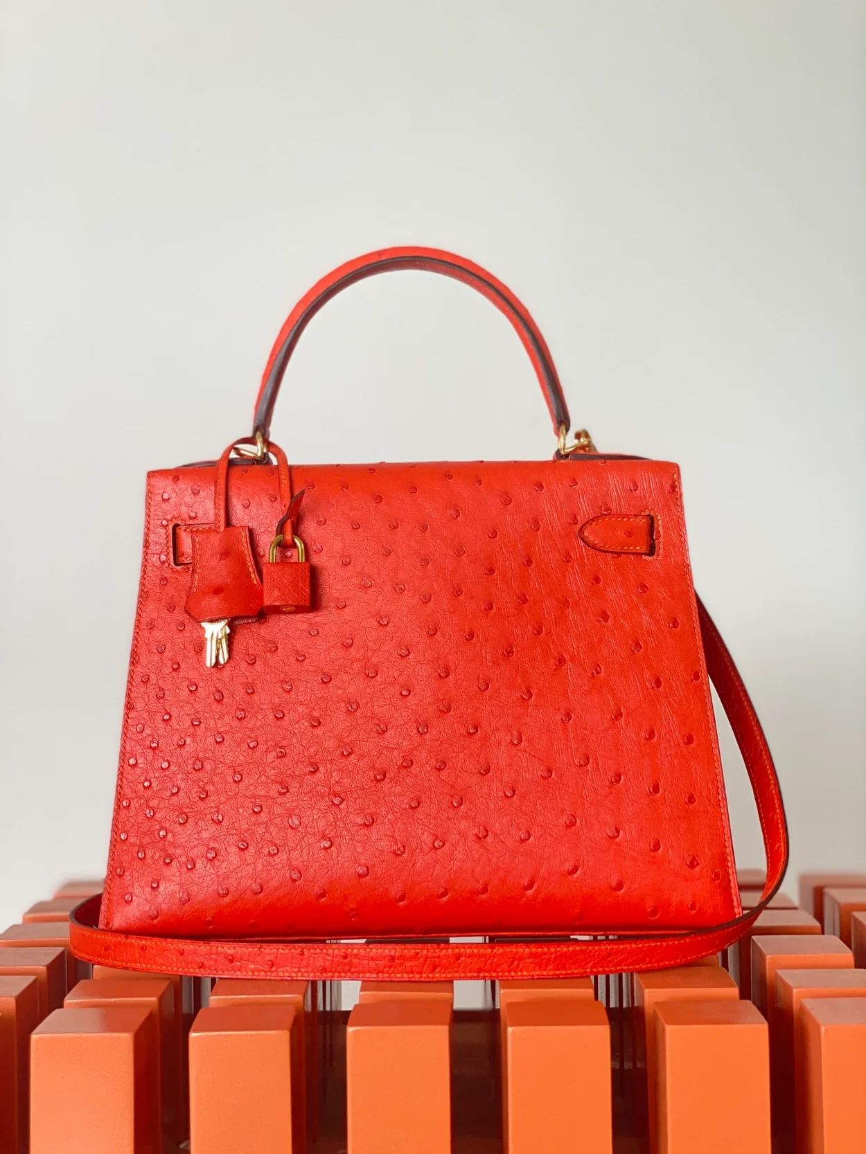 에르메스 켈리 28 셀리에 오스트리치 레드 골드 하드웨어 (100% HAND MADE)
