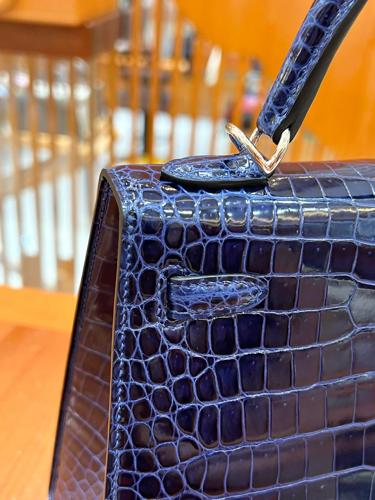 에르메스 켈리 25 셀리에 크로커다일 사파이어 블루 팔라듐 하드웨어 (100% HAND MADE)