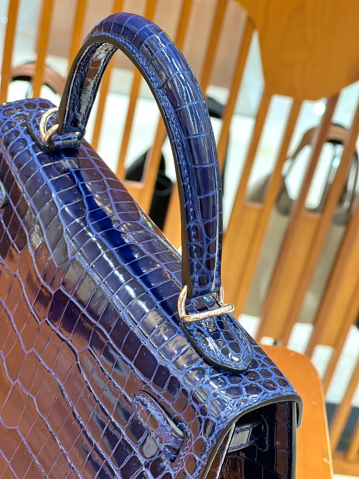 에르메스 켈리 25 셀리에 크로커다일 사파이어 블루 팔라듐 하드웨어 (100% HAND MADE)