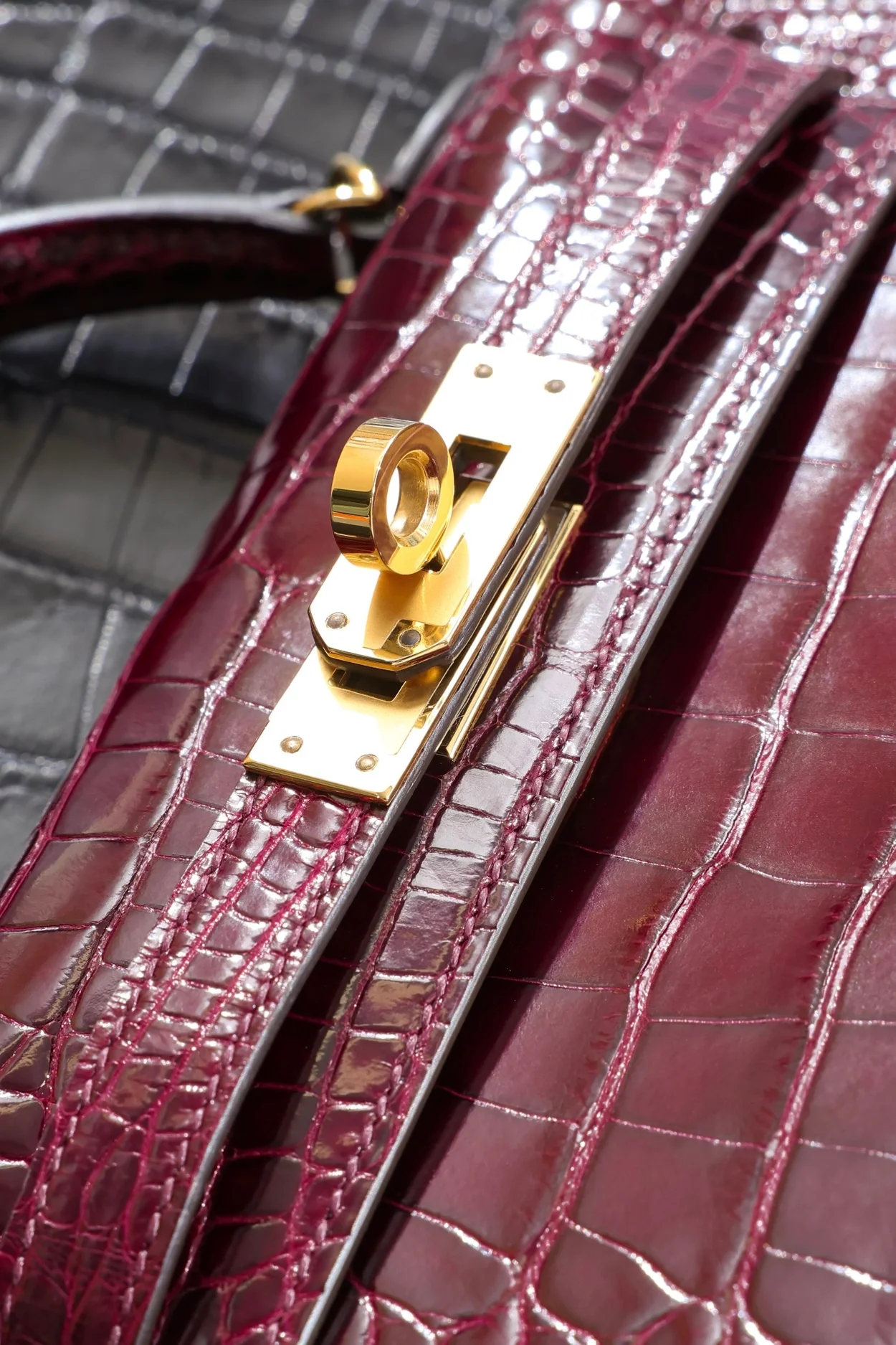 에르메스 미니 켈리 2 셀리에 엘리게이터 보르도 골드 하드웨어 (100% HAND MADE)