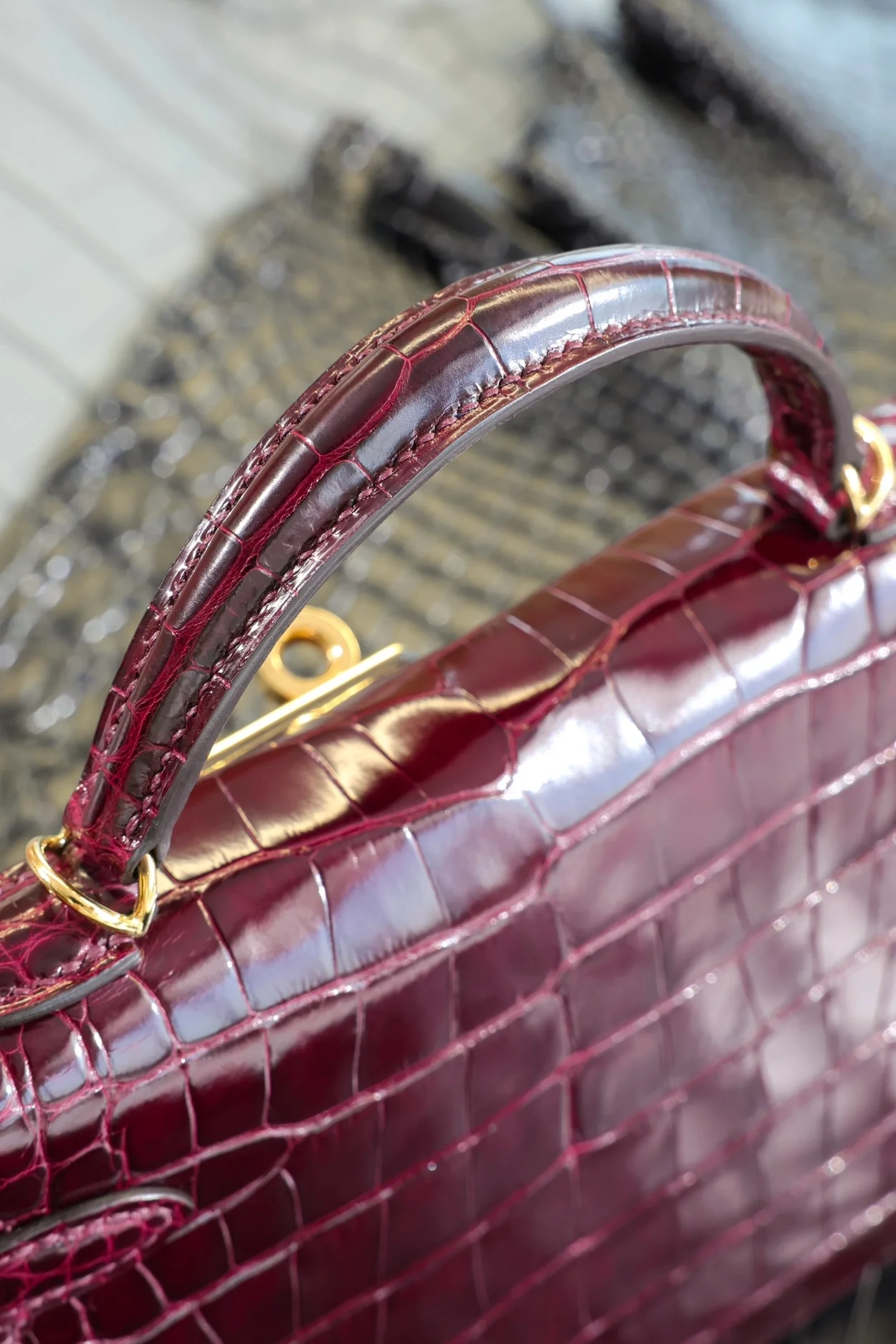 에르메스 미니 켈리 2 셀리에 엘리게이터 보르도 골드 하드웨어 (100% HAND MADE)