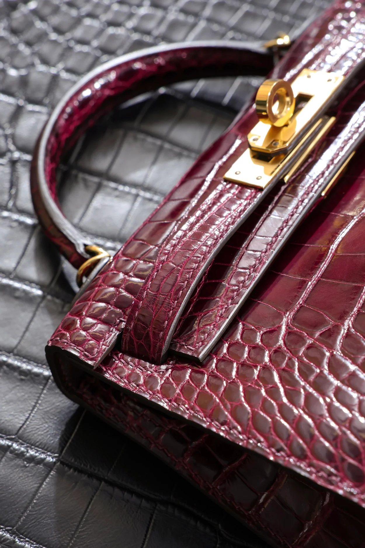 에르메스 미니 켈리 2 셀리에 엘리게이터 보르도 골드 하드웨어 (100% HAND MADE)