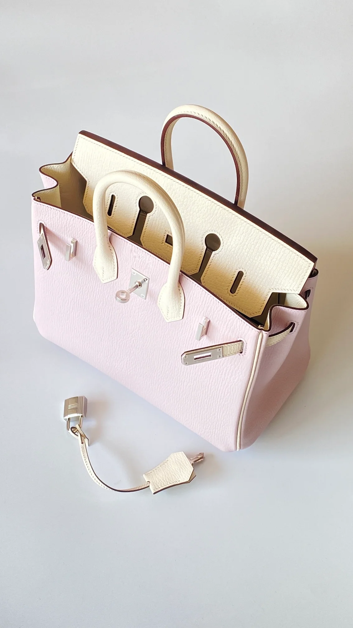 에르메스 버킨 25 르투르네 스페셜 오더 핑크 & 화이트 투톤 팔라듐 하드웨어 (100% HAND MADE)