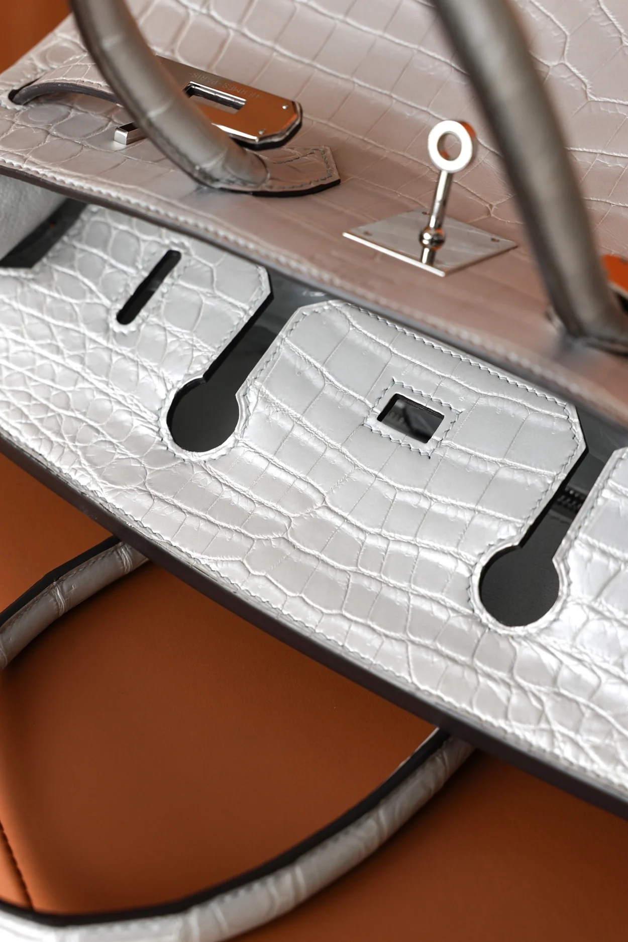 에르메스 버킨 30 르투르네 크로커다일 화이트 팔라듐 하드웨어 (100% HAND MADE)