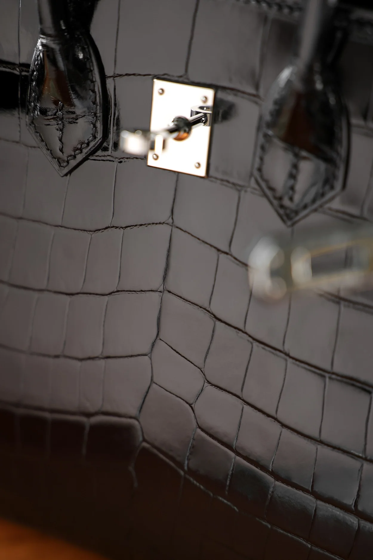 에르메스 버킨 25 르투르네 크로커다일 유광 블랙 실버 하드웨어 (100% HAND MADE)