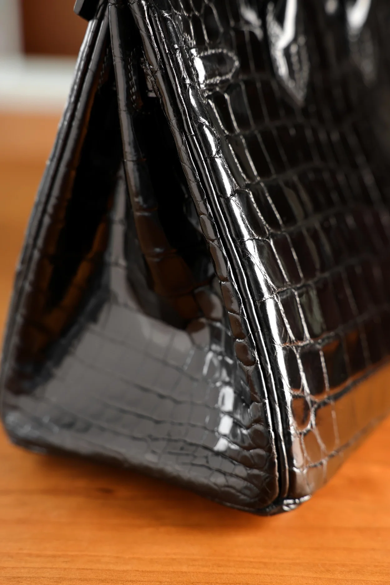 에르메스 버킨 25 르투르네 크로커다일 유광 블랙 실버 하드웨어 (100% HAND MADE)