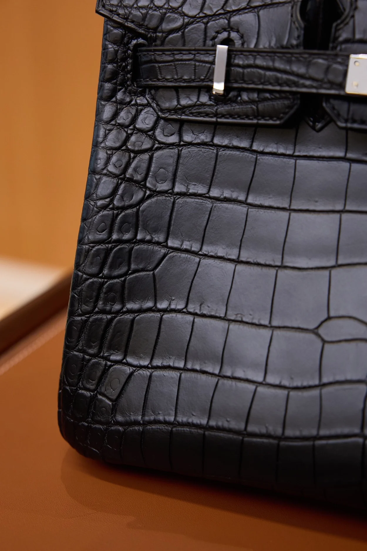 에르메스 버킨 25 셀리에 크로커다일 무광 블랙 실버 하드웨어 (100% HAND MADE)