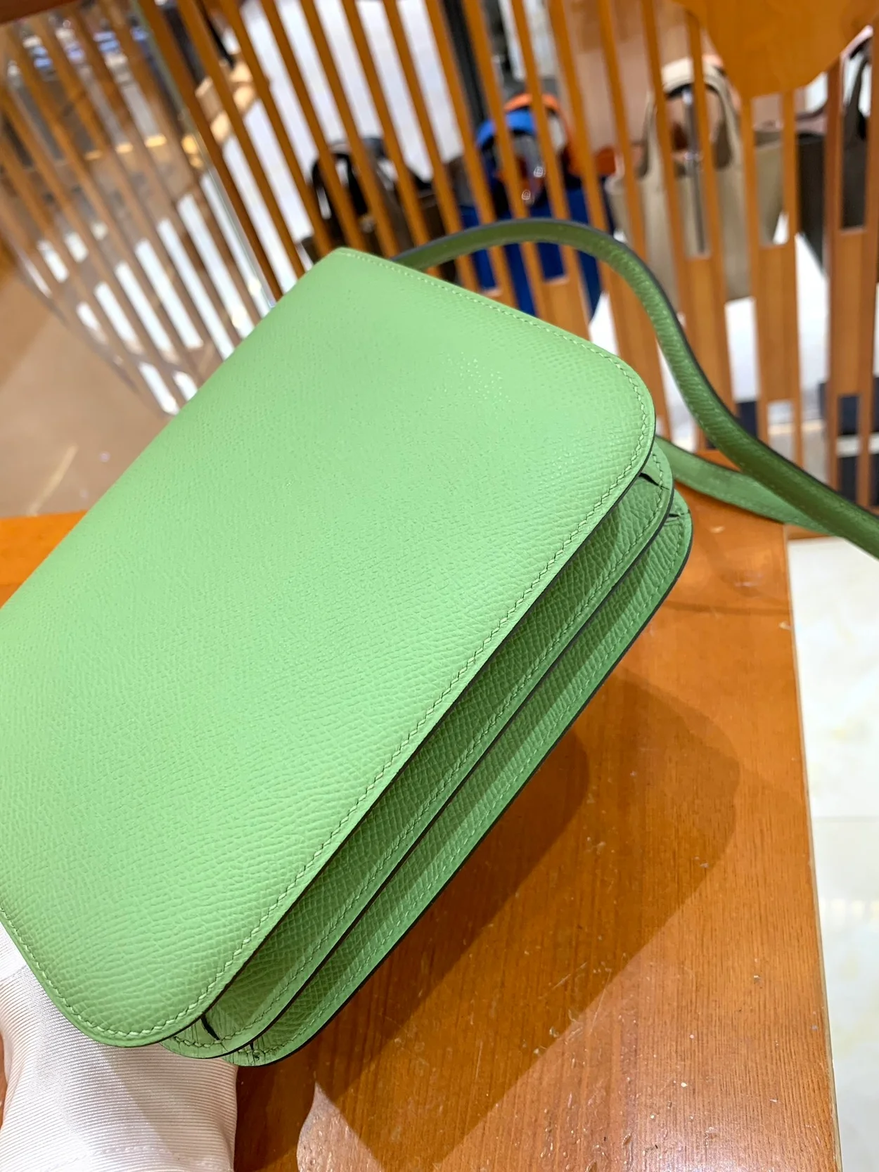 에르메스 콘스탄스 18 아보카도 그린 앱송 에나멜 인레이 버클 팔라듐 하드웨어 (100% HAND MADE)