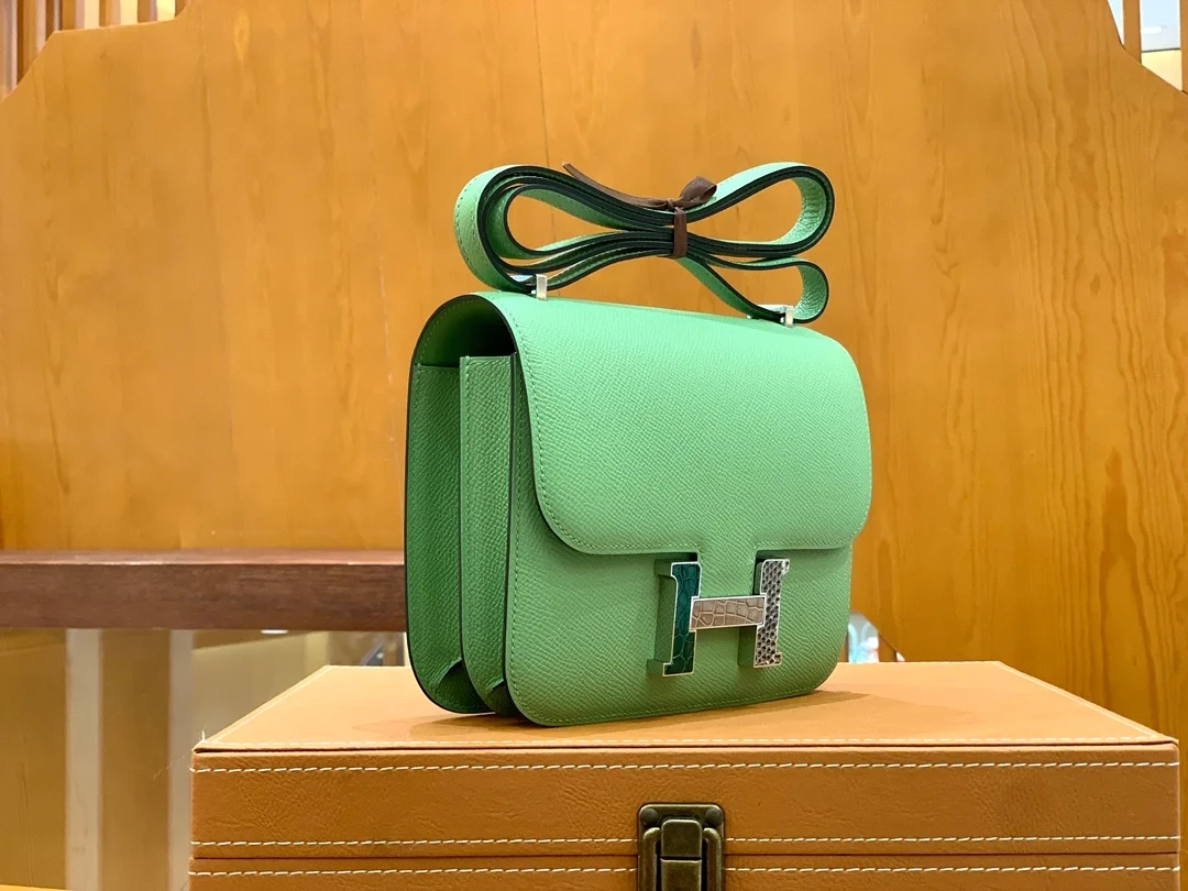 에르메스 콘스탄스 18 아보카도 그린 앱송 에나멜 인레이 버클 팔라듐 하드웨어 (100% HAND MADE)