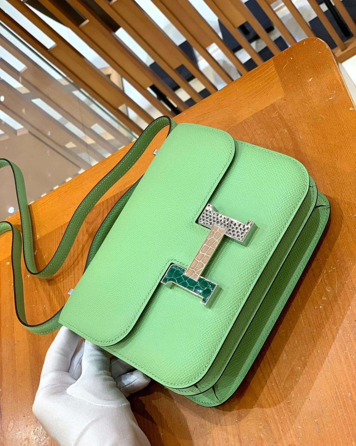 에르메스 콘스탄스 18 아보카도 그린 앱송 에나멜 인레이 버클 팔라듐 하드웨어 (100% HAND MADE)