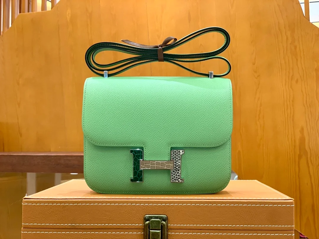 에르메스 콘스탄스 18 아보카도 그린 앱송 에나멜 인레이 버클 팔라듐 하드웨어 (100% HAND MADE)