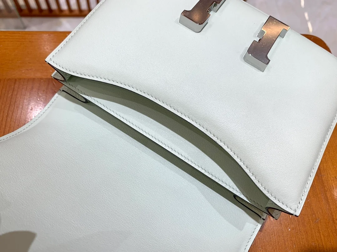 에르메스 콘스탄스 18 버블 그린 스위프트 팔라듐 하드웨어 (100% HAND MADE)