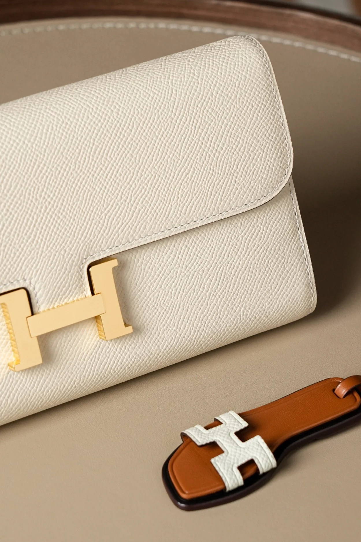 에르메스 콘스탄스 롱 투 고 지갑 크레 앱송 골드 하드웨어 (100% HAND MADE)