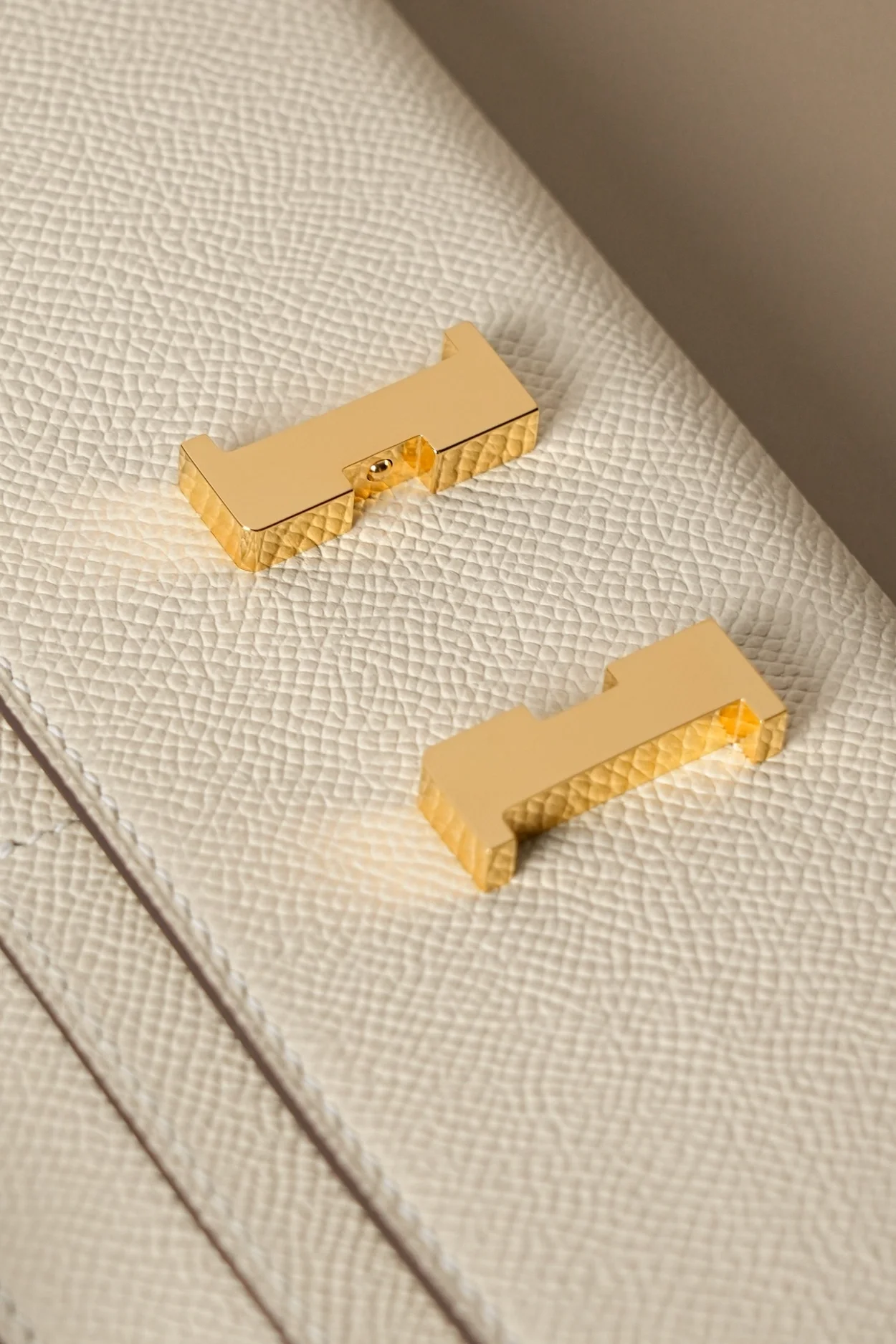 에르메스 콘스탄스 롱 투 고 지갑 크레 앱송 골드 하드웨어 (100% HAND MADE)