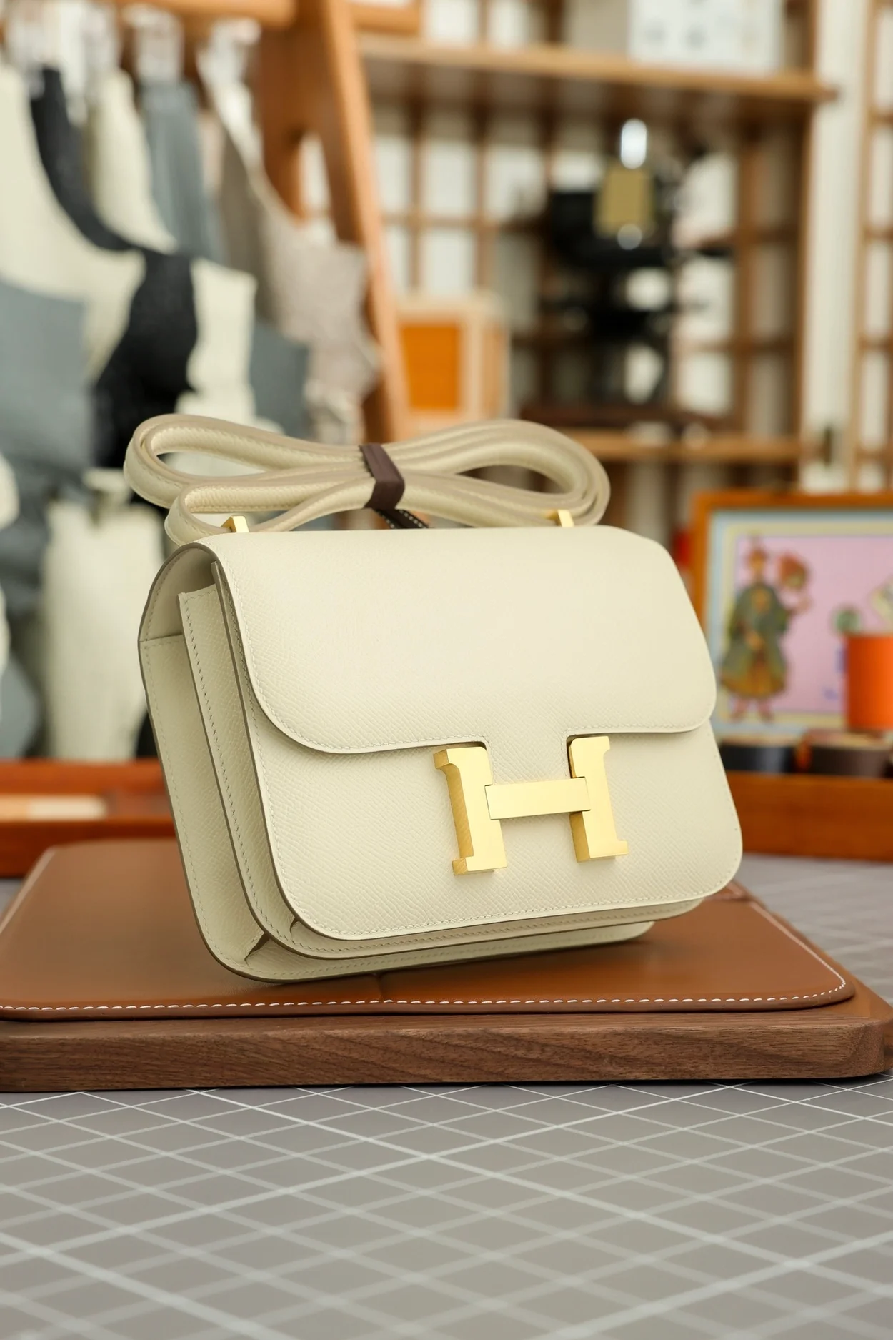 에르메스 콘스탄스 18 화이트 앱송 골드 하드웨어 (100% HAND MADE)