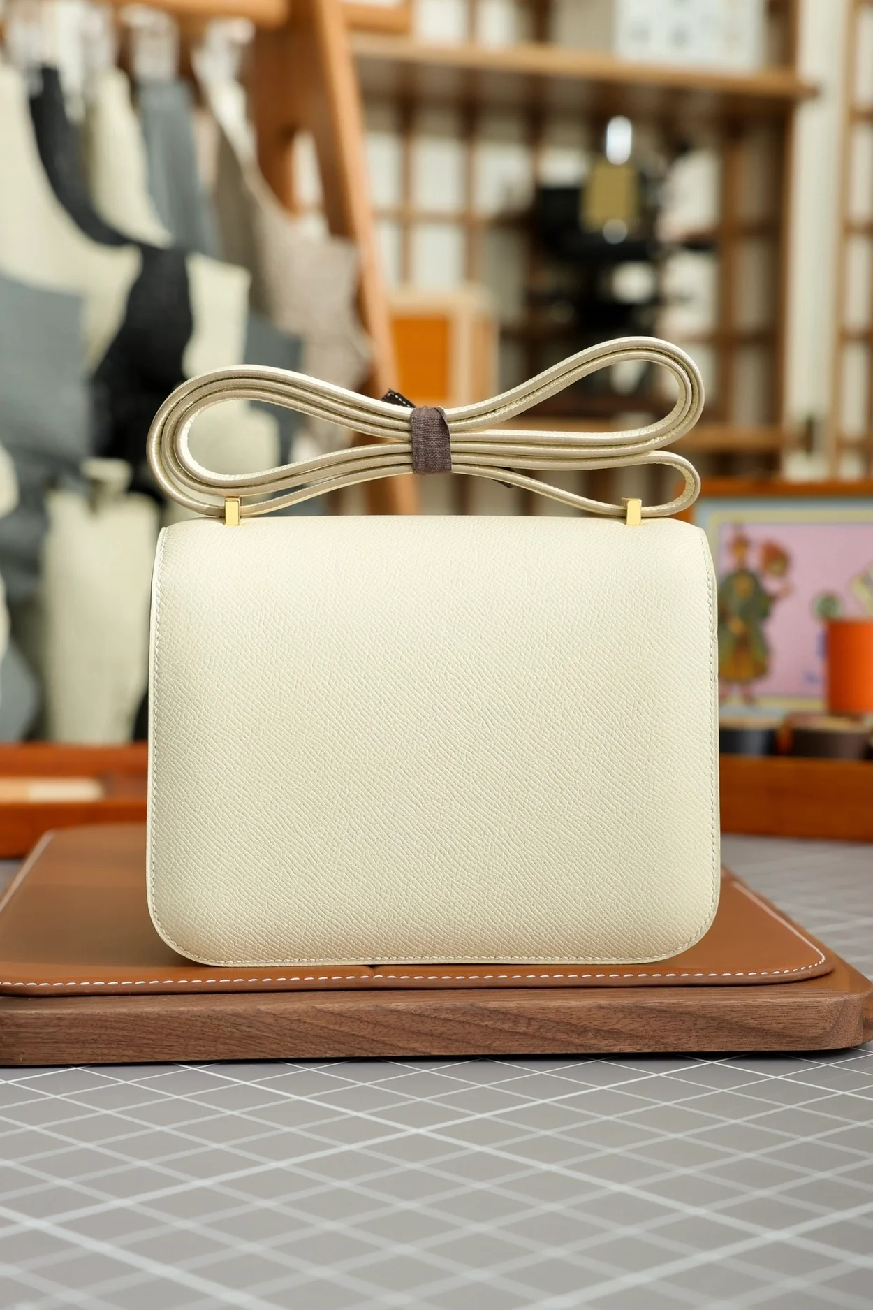 에르메스 콘스탄스 18 화이트 앱송 골드 하드웨어 (100% HAND MADE)