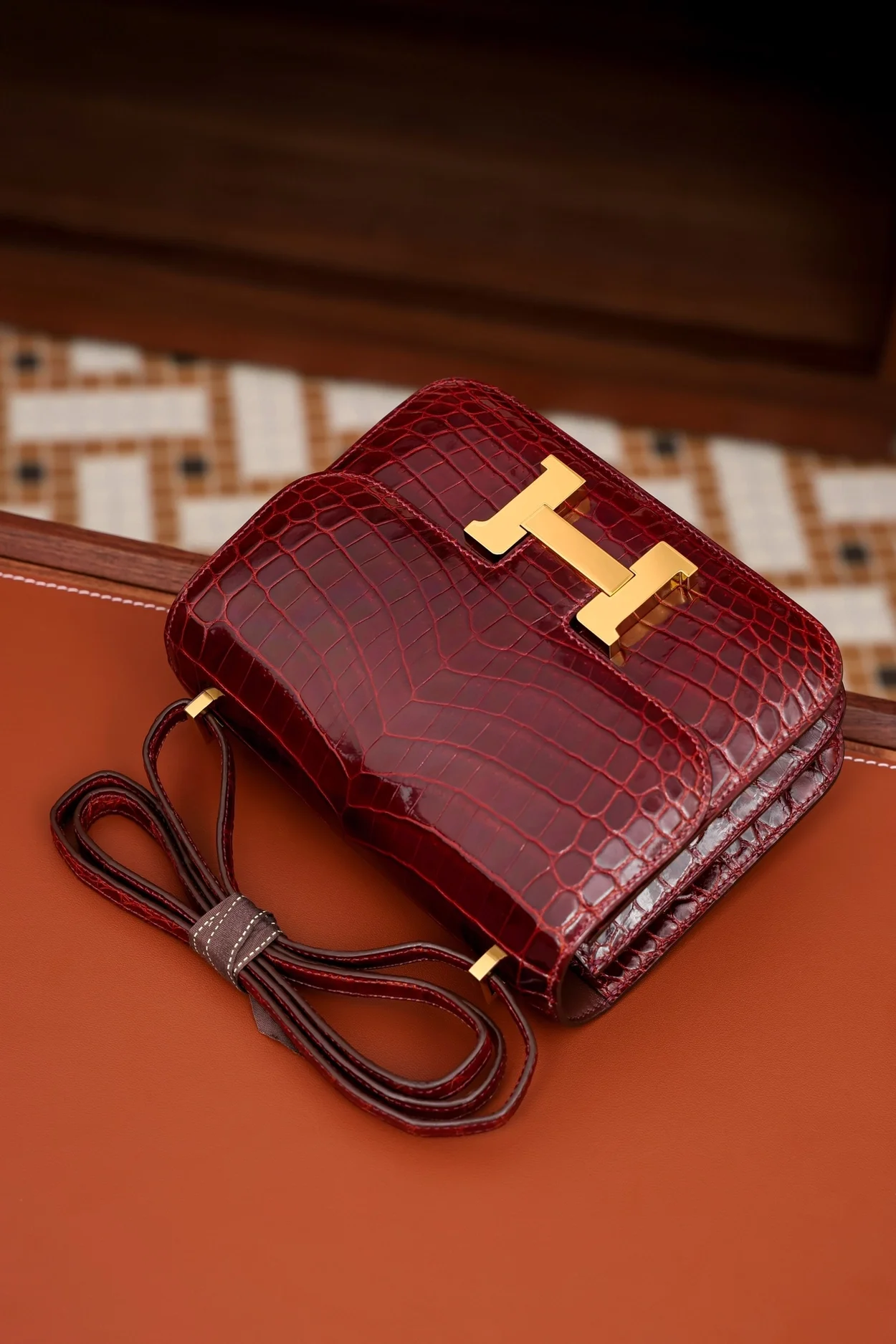 에르메스 콘스탄스 18 엘리게이터 버건디 골드 하드웨어 (100% HAND MADE)