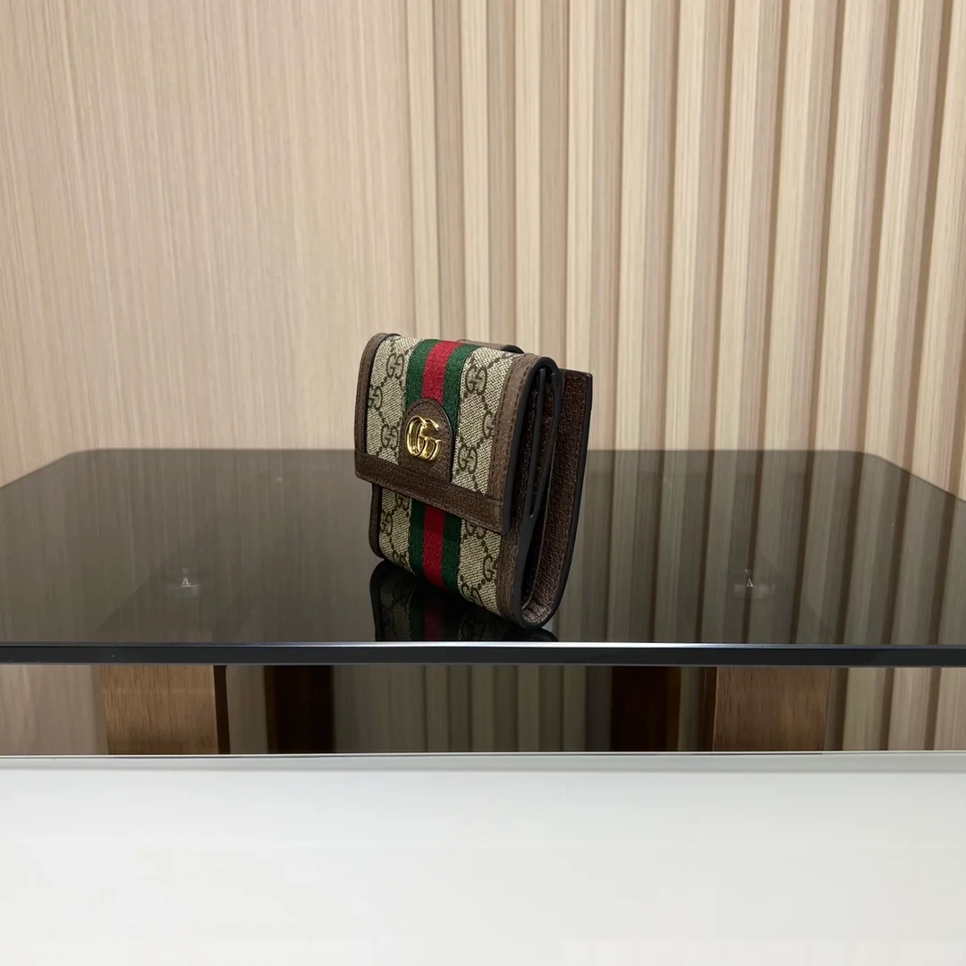 구찌 오피디아 GG 수프림 지갑