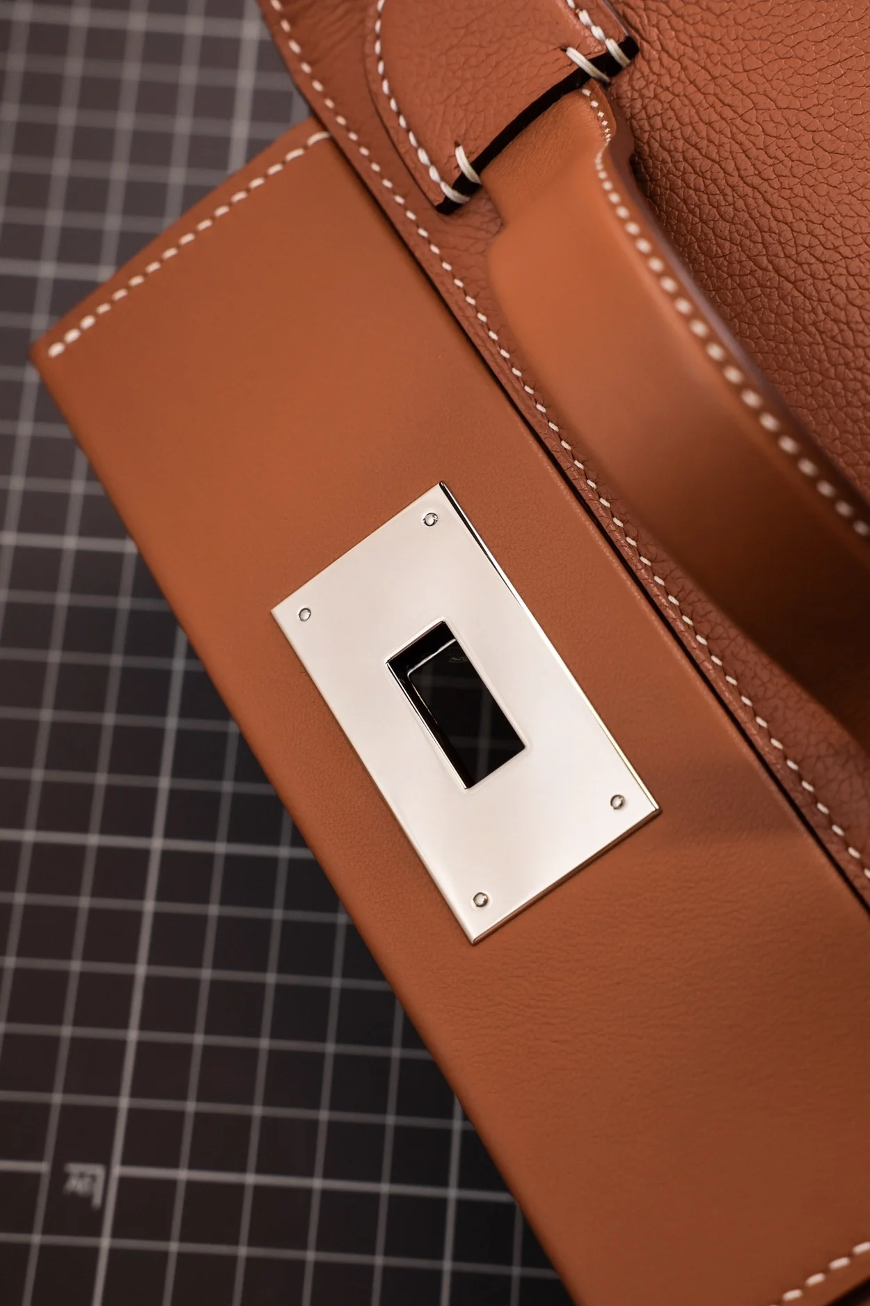 에르메스 2424 미니 백 브라운 팔라듐 하드웨어 (100% HAND MADE)