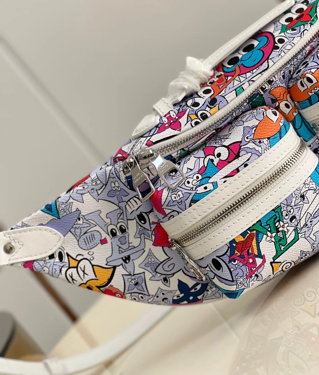 루이비통 멀티 포켓 범백 M21853