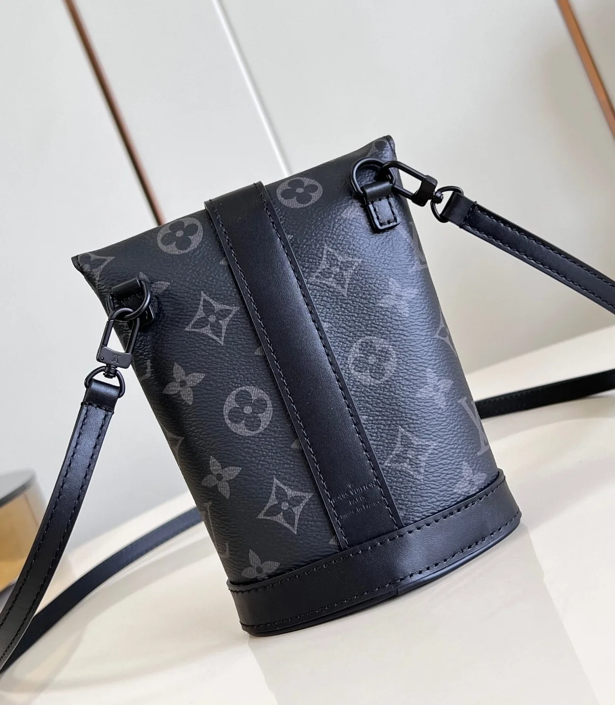 루이비통 엔벨로프 파우치 M11613