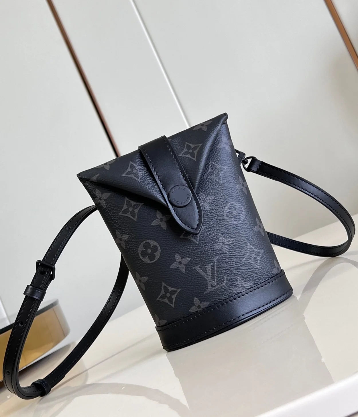 루이비통 엔벨로프 파우치 M11613