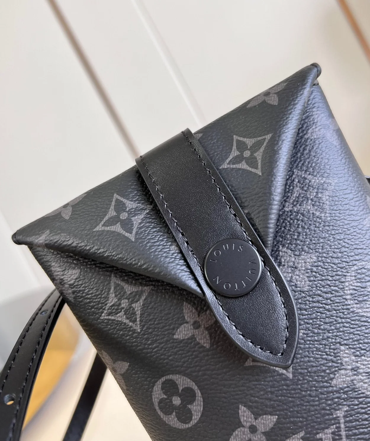 루이비통 엔벨로프 파우치 M11613