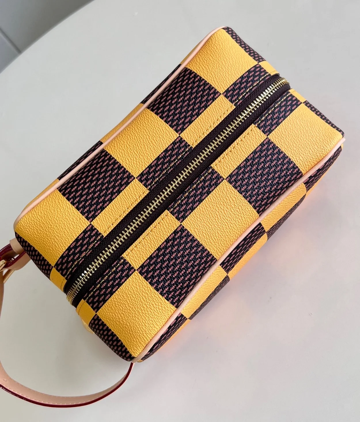 루이비통 락커 돕 키트 옐로우 N40567