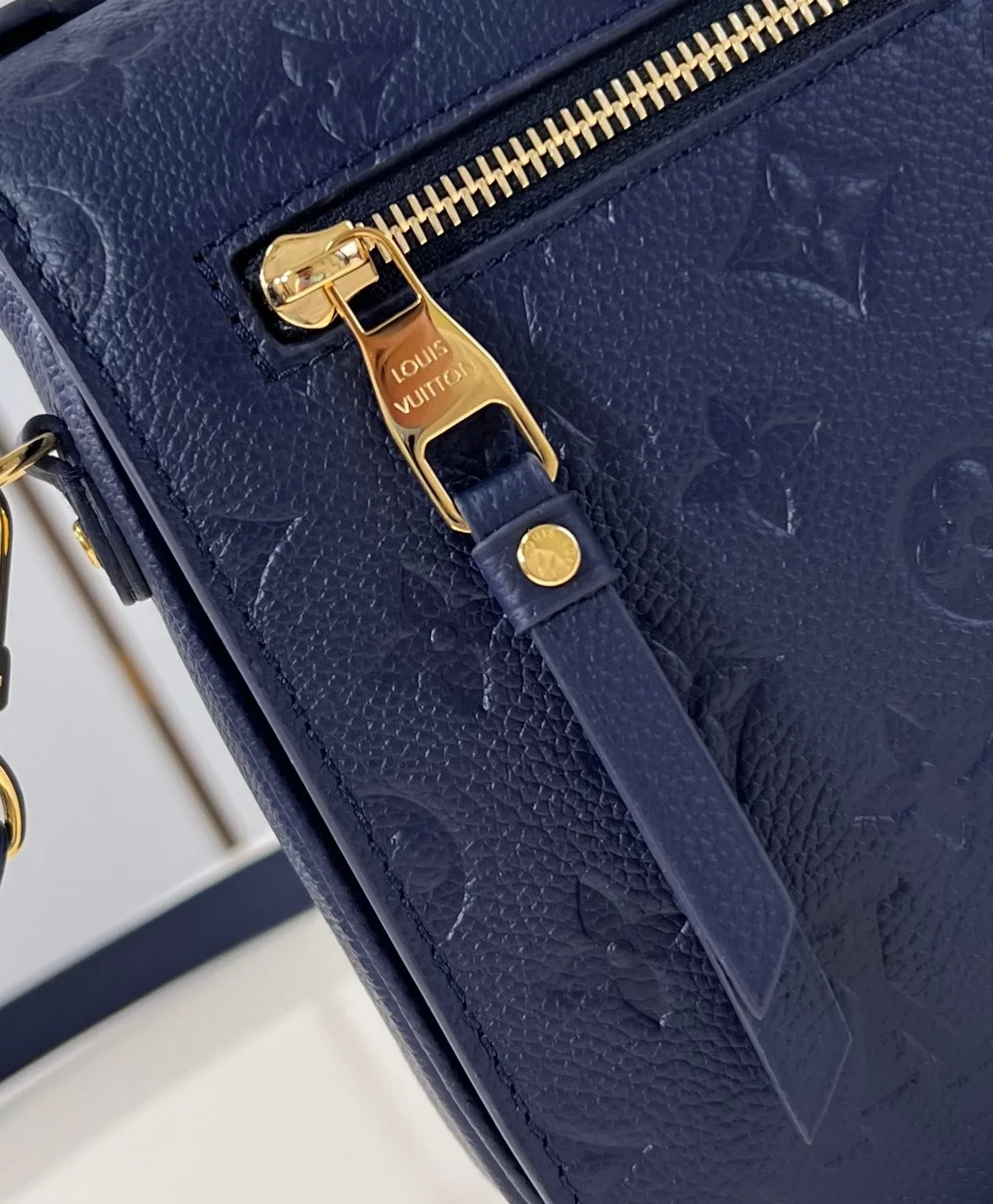 루이비통 포쉐트 메티스 M47142