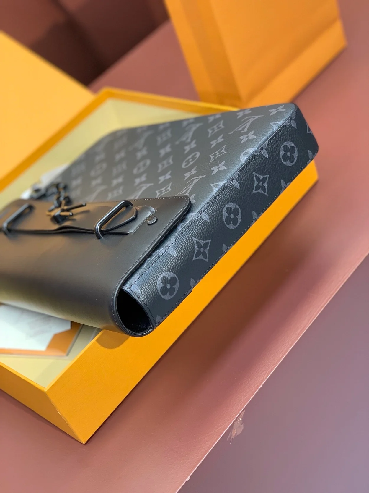 루이비통 포쉐트 스티머 핸드백 M80107