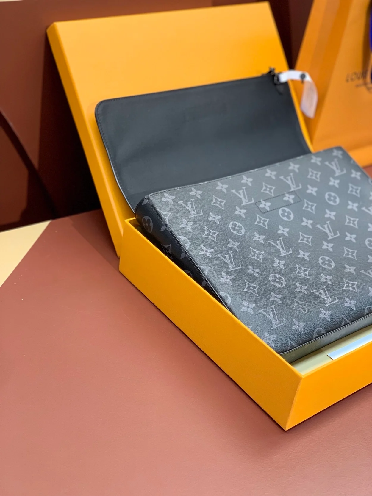 루이비통 포쉐트 스티머 핸드백 M80107