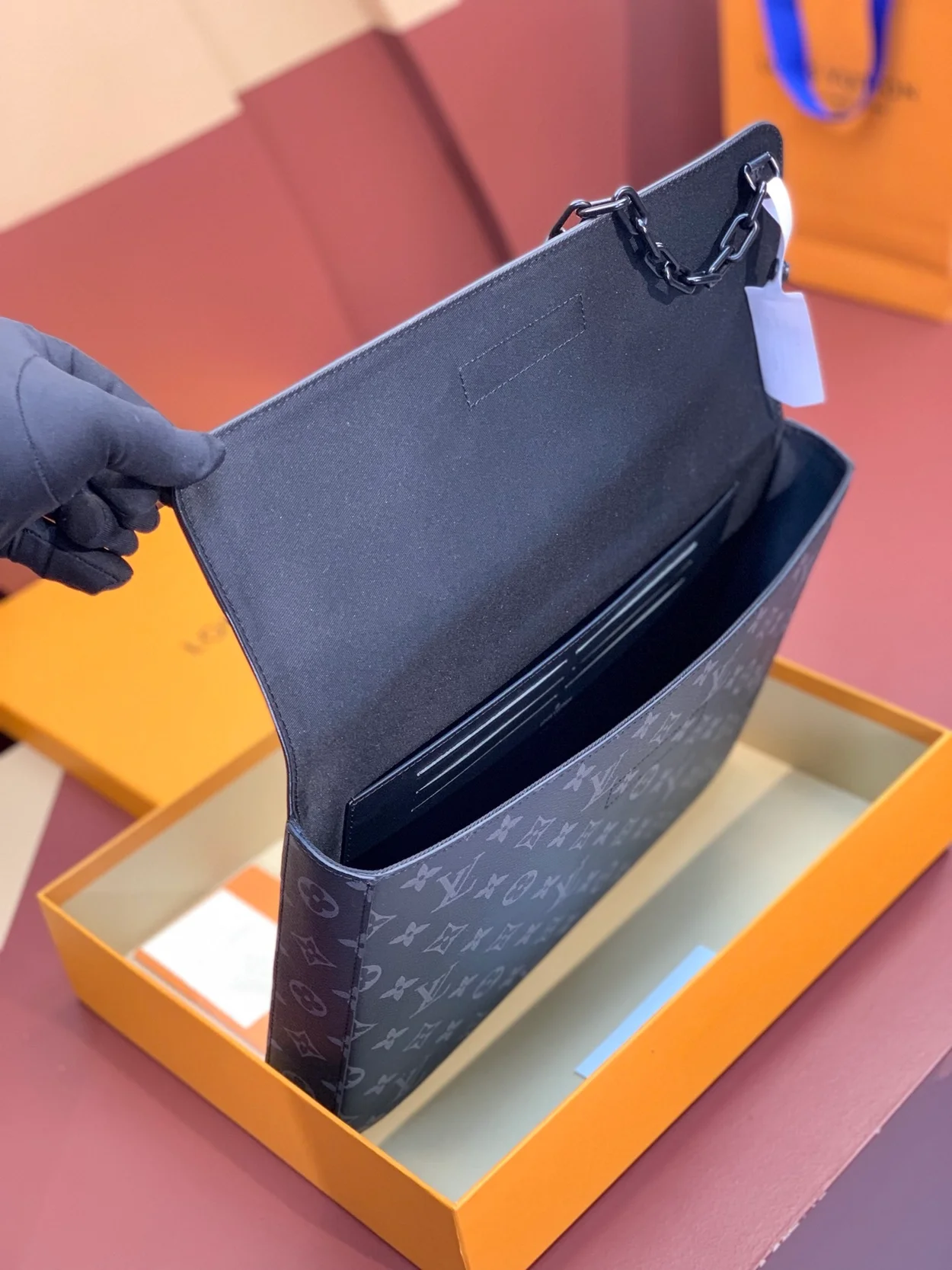 루이비통 포쉐트 스티머 핸드백 M80107