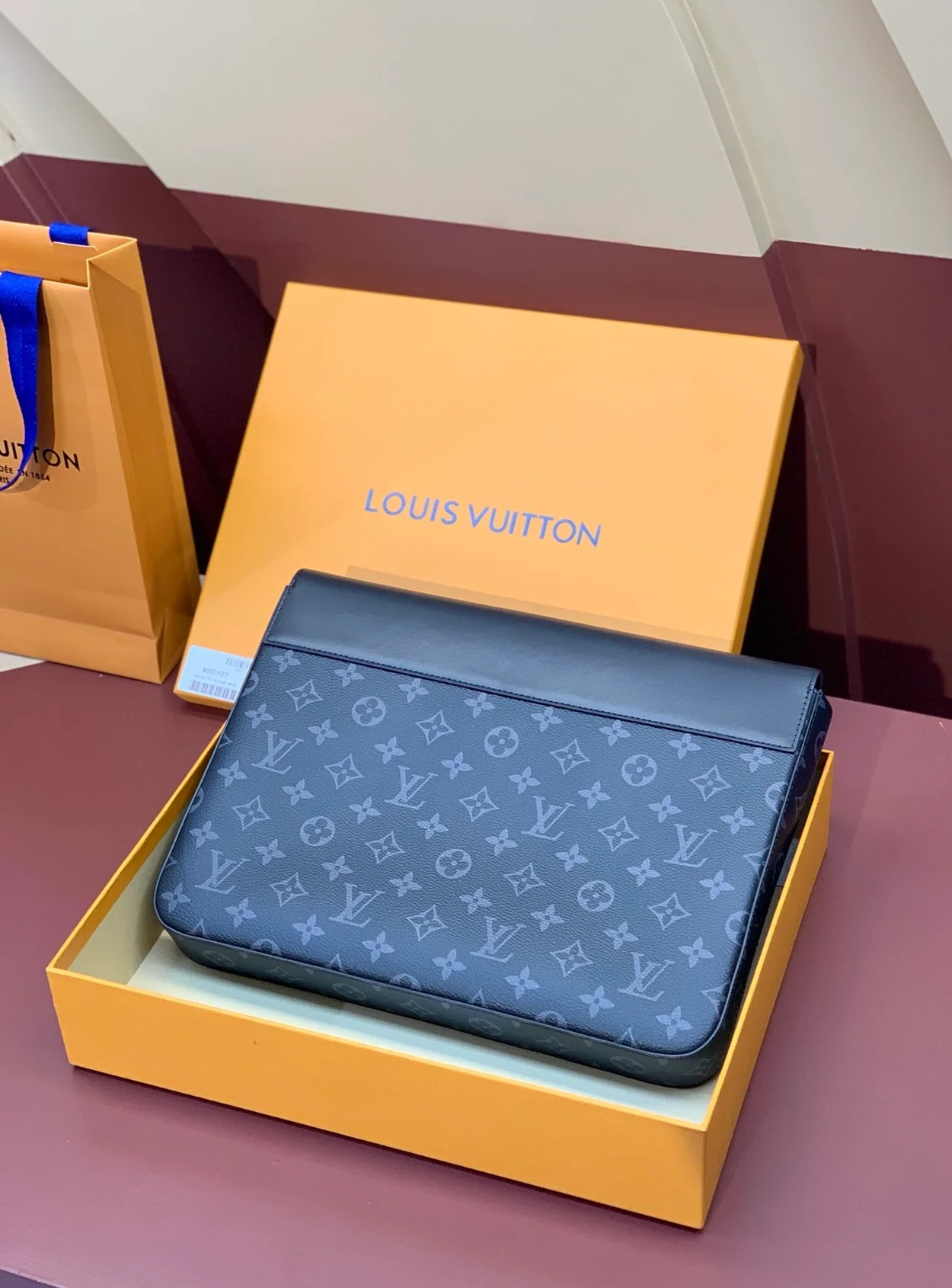 루이비통 포쉐트 스티머 핸드백 M80107