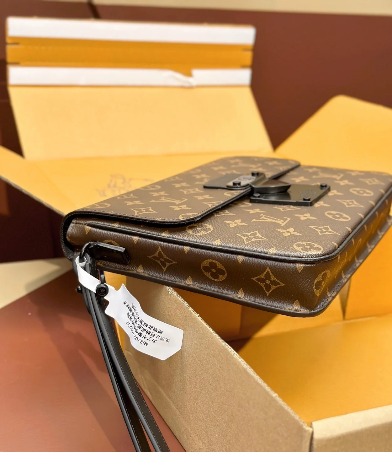 루이비통 s락 A4 파우치 M80560