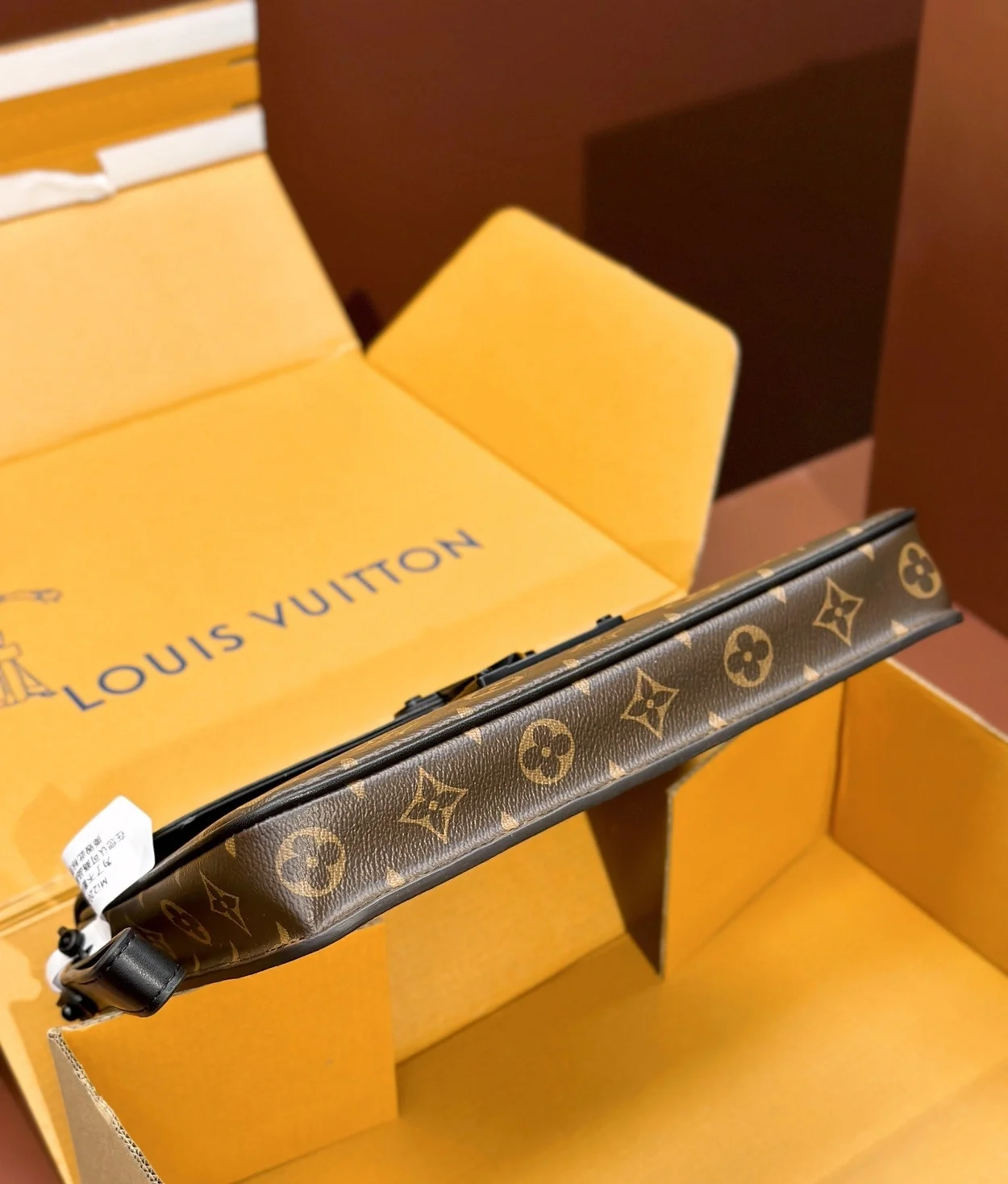 루이비통 s락 A4 파우치 M80560