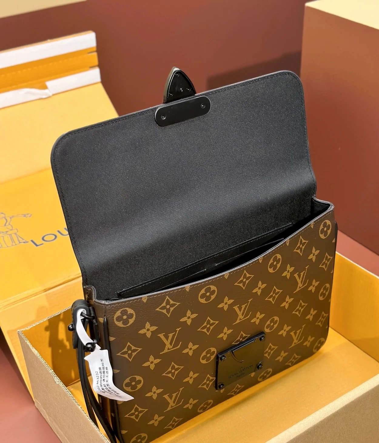 루이비통 s락 A4 파우치 M80560