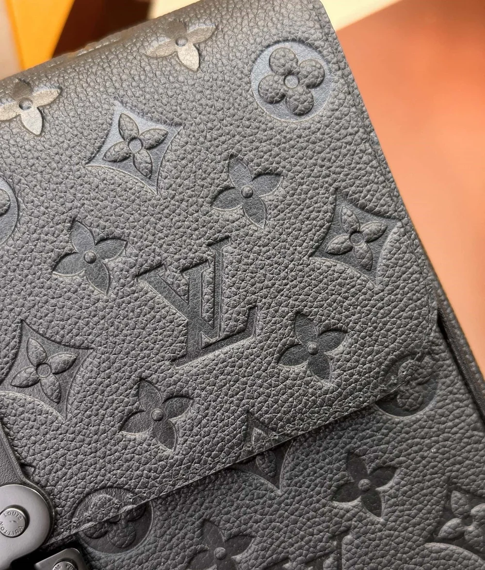 루이비통 s락 A4 파우치 M80582