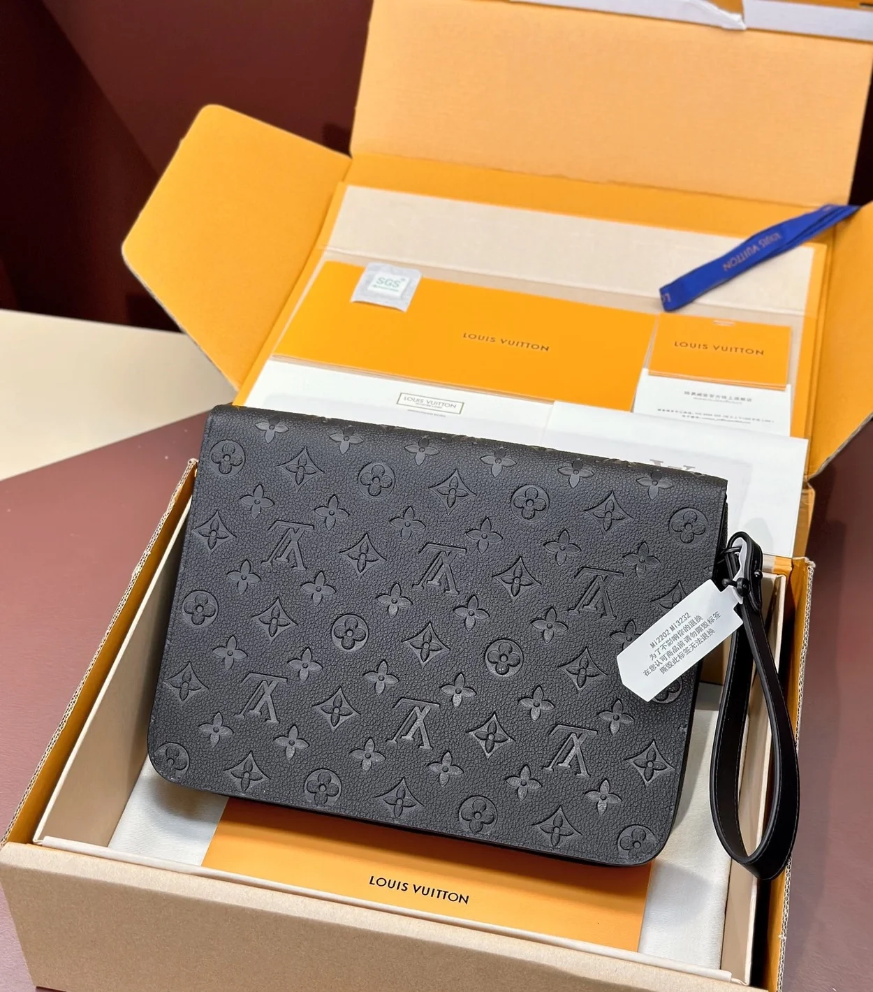 루이비통 s락 A4 파우치 M80582