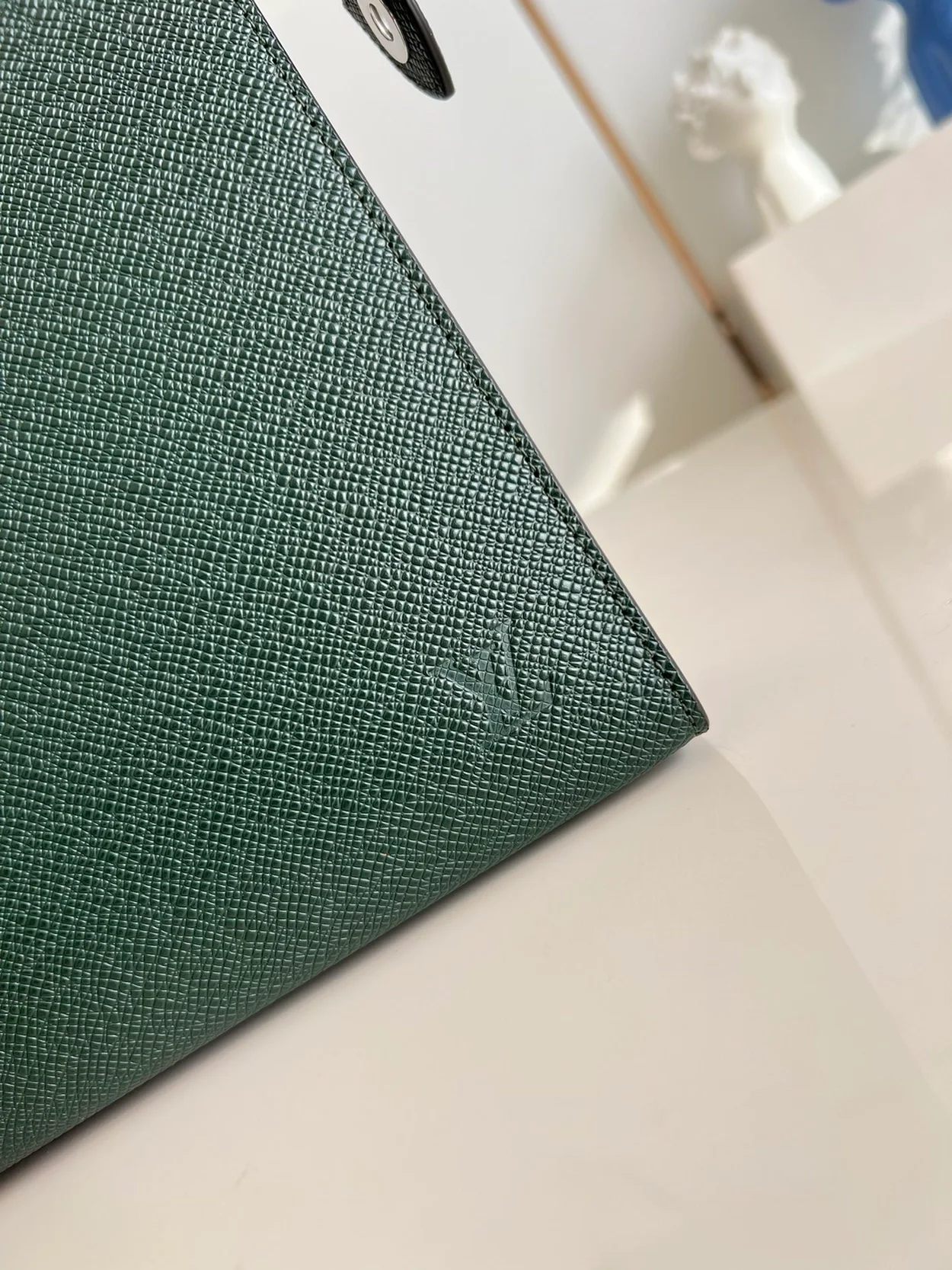 루이비통 타이가 포쉐트 보야주 M81556