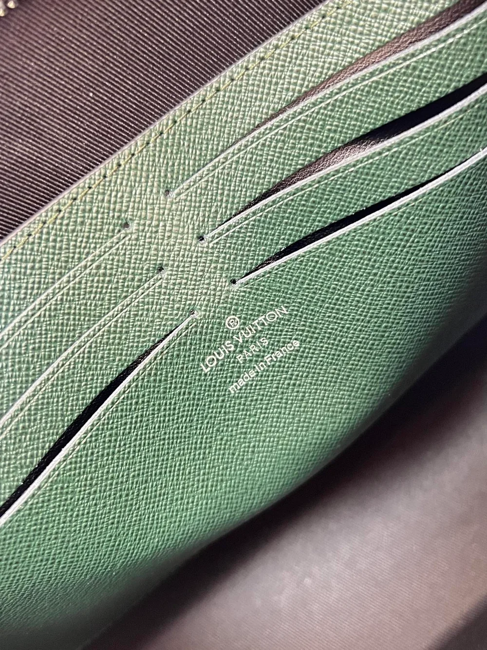 루이비통 타이가 포쉐트 보야주 M81556