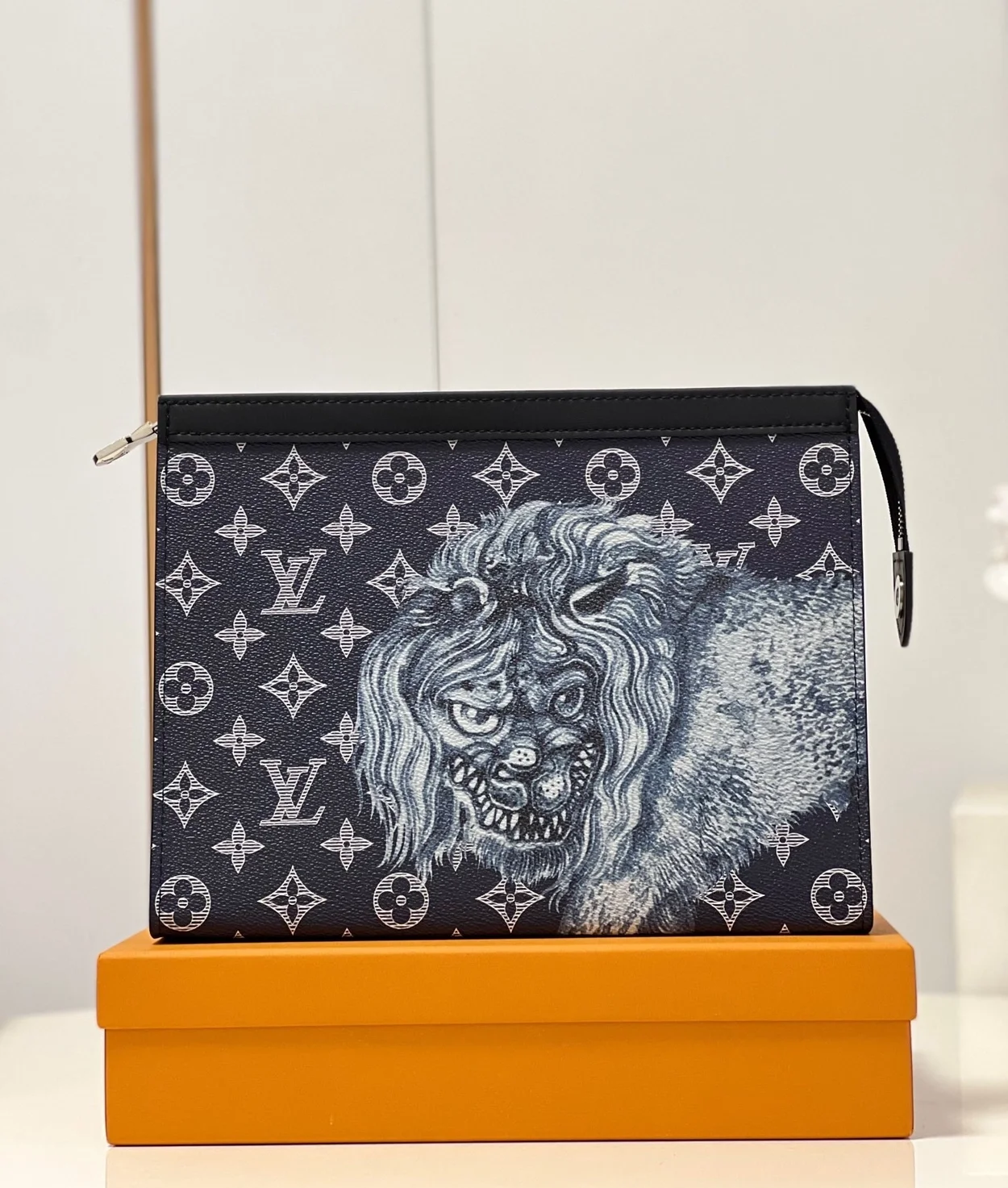 루이비통 사반나 체프먼 토일레트 M66639