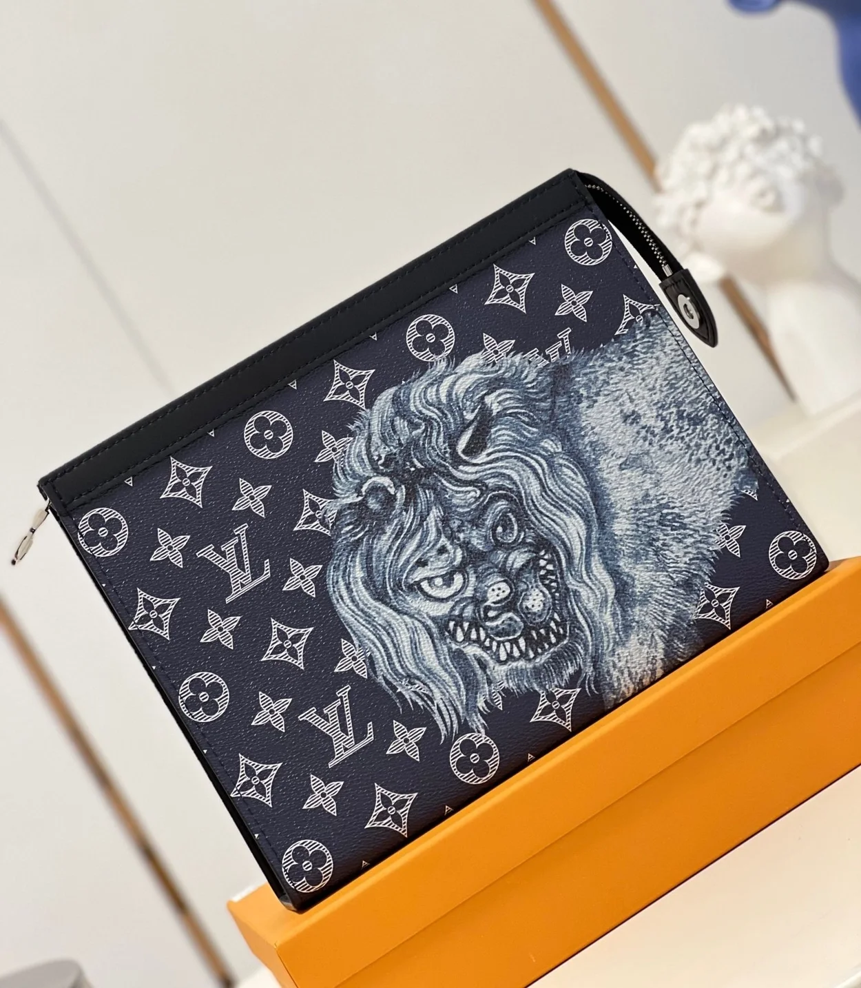 루이비통 사반나 체프먼 토일레트 M66639