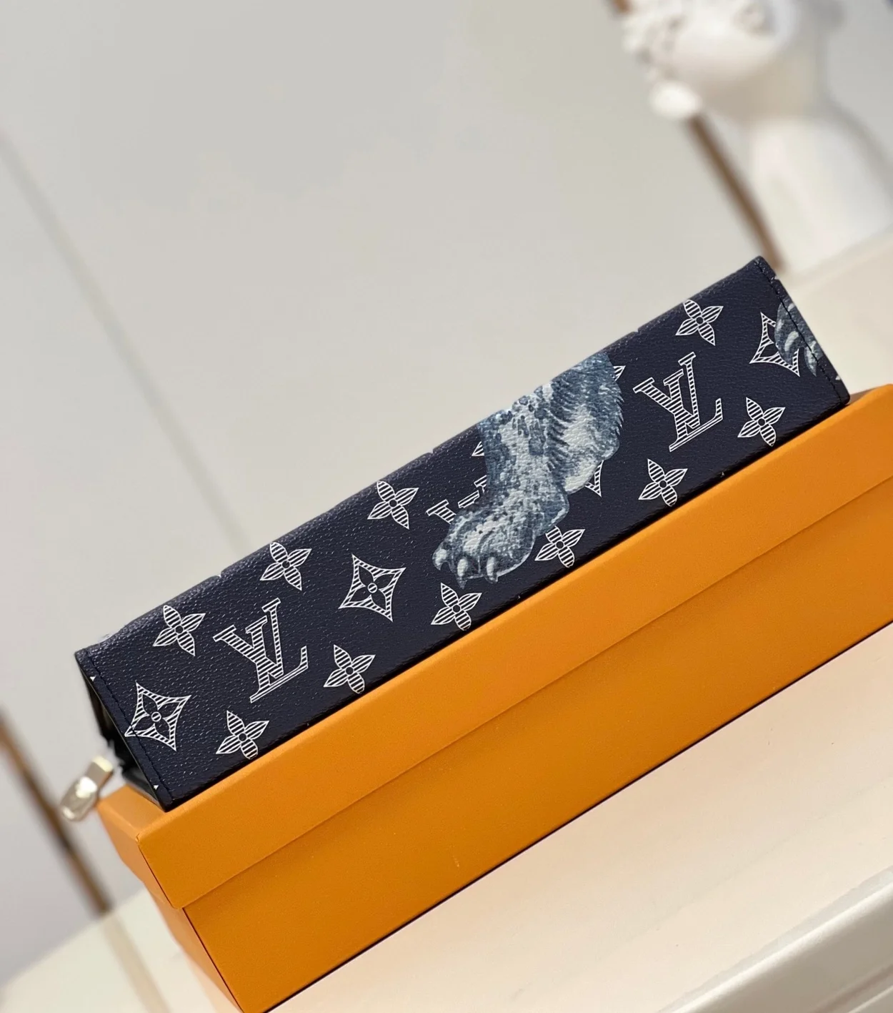 루이비통 사반나 체프먼 토일레트 M66639