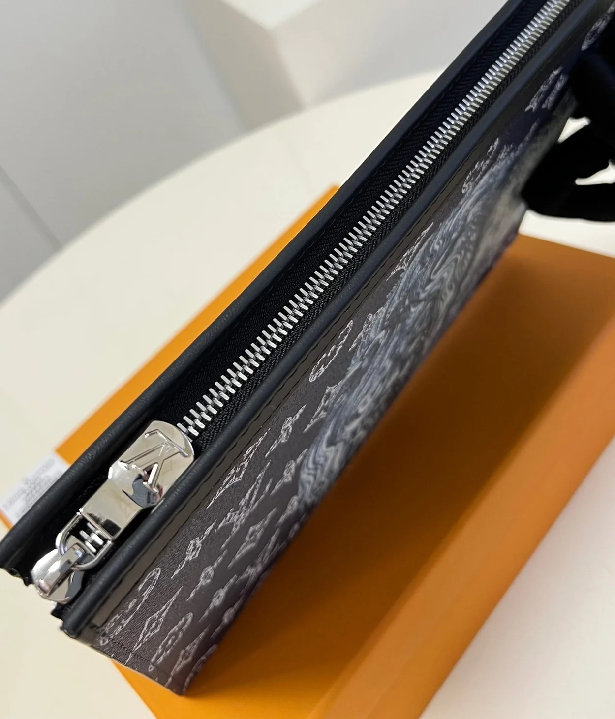 루이비통 사반나 체프먼 토일레트 M66639