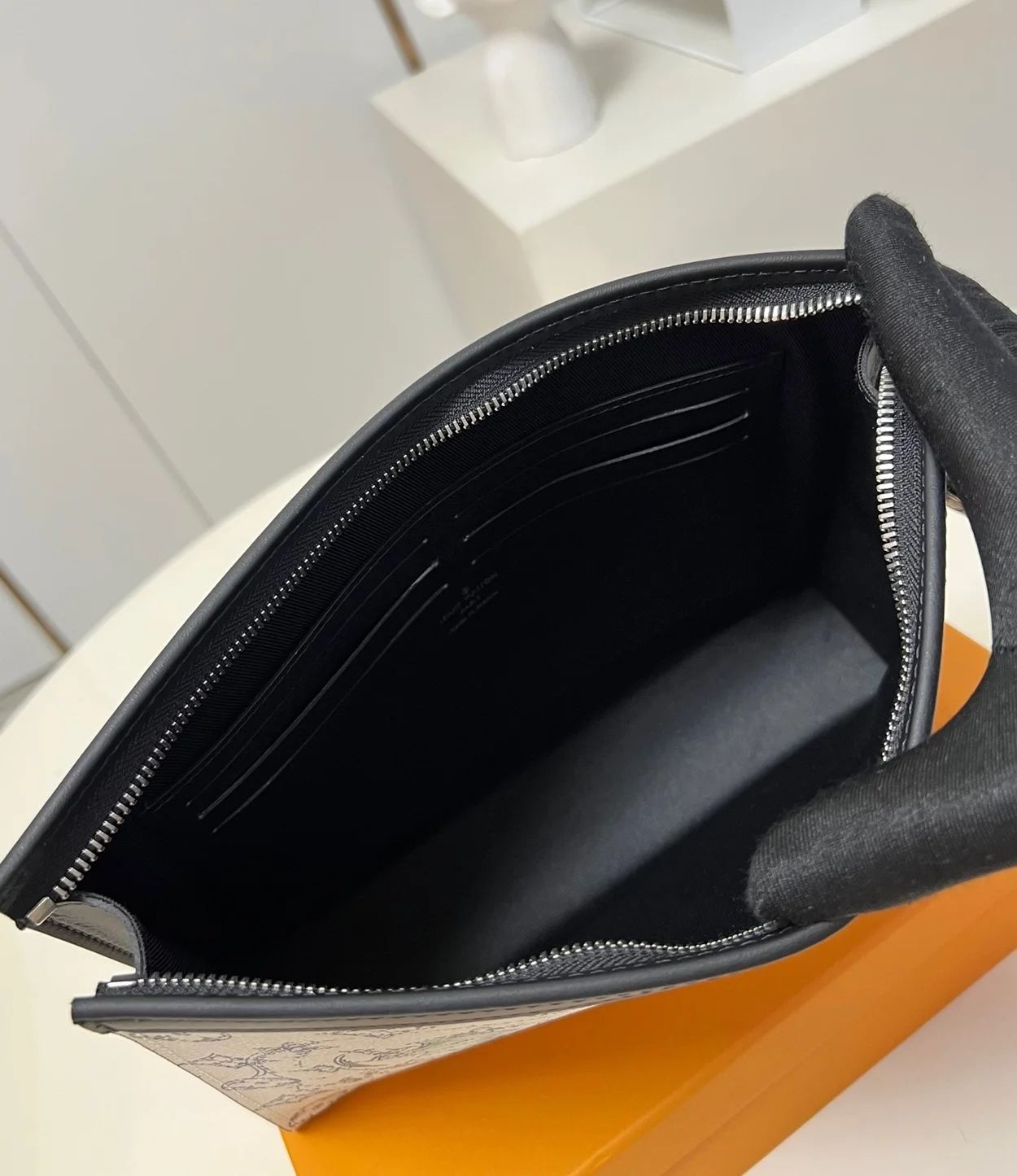 루이비통 사반 체프먼 보야쥬 GM M66929