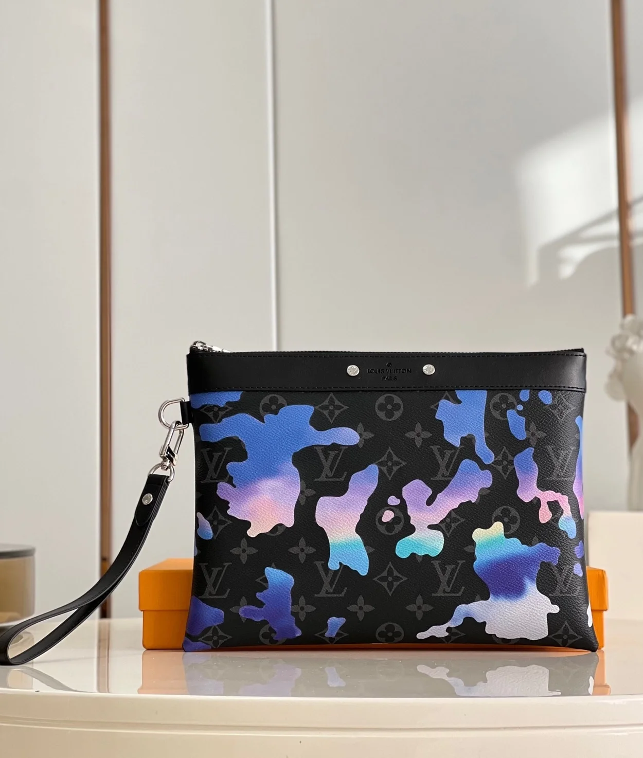 루이비통 포쉐트 투고 선라이즈 클러치 M81848