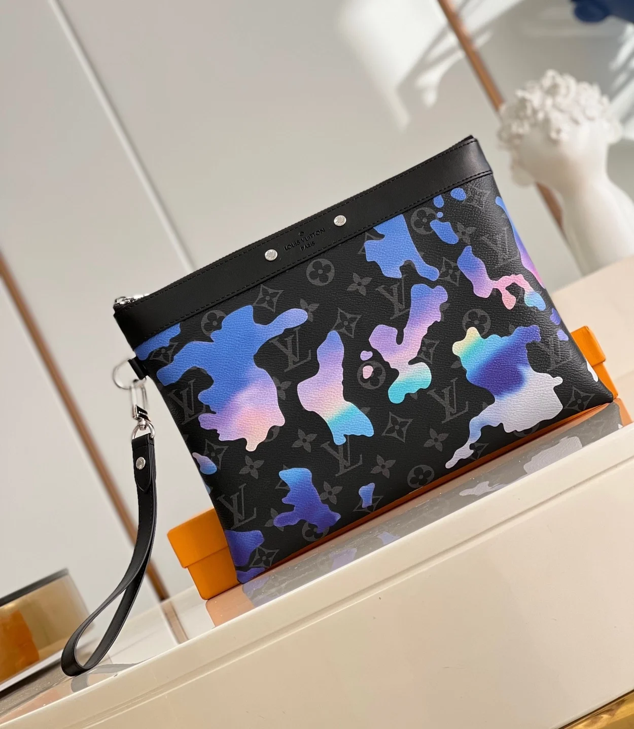 루이비통 포쉐트 투고 선라이즈 클러치 M81848