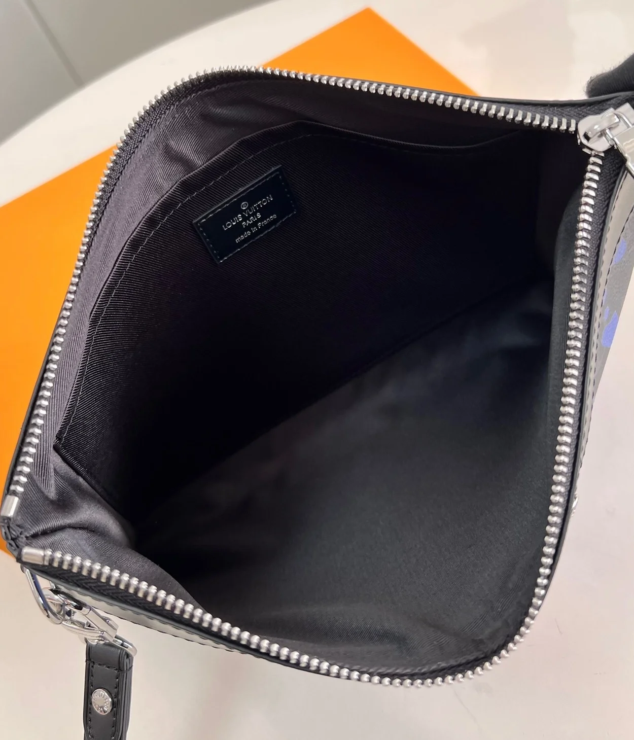 루이비통 포쉐트 투고 선라이즈 클러치 M81848